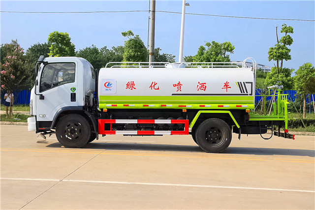 东风福瑞卡F7洒水车