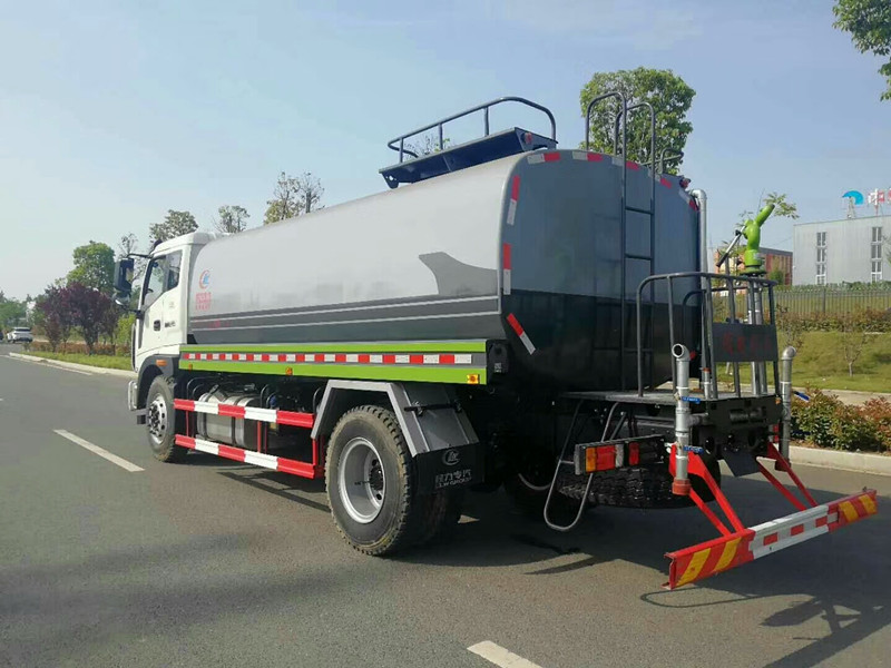 福田瑞沃洒水车