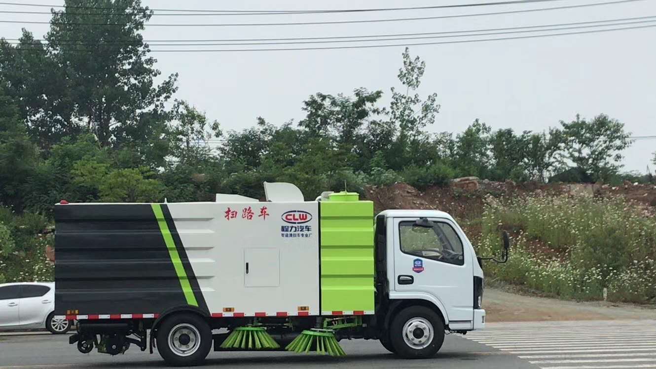 东风多利卡扫路车