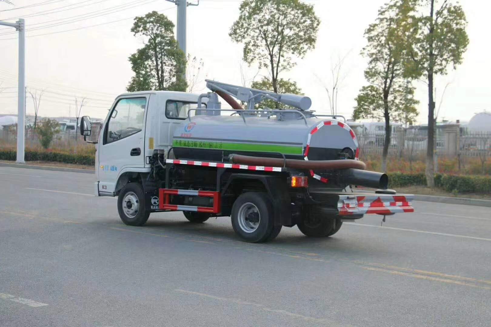 凯马小型吸污车