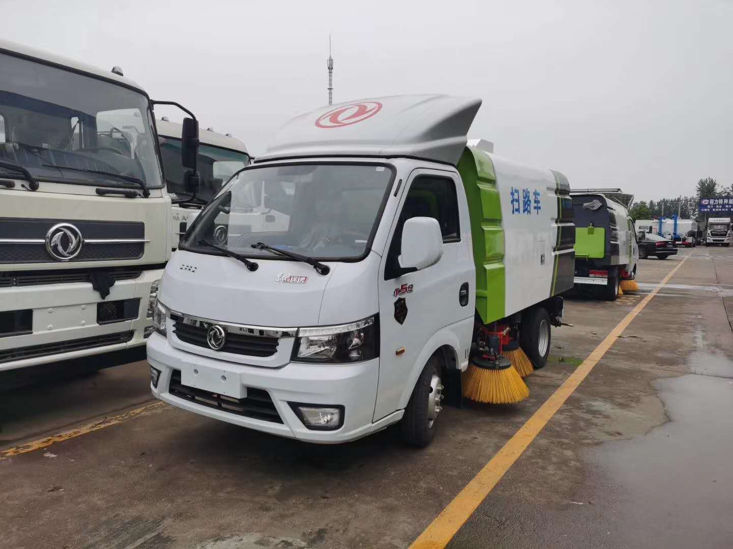 东风途逸扫路车